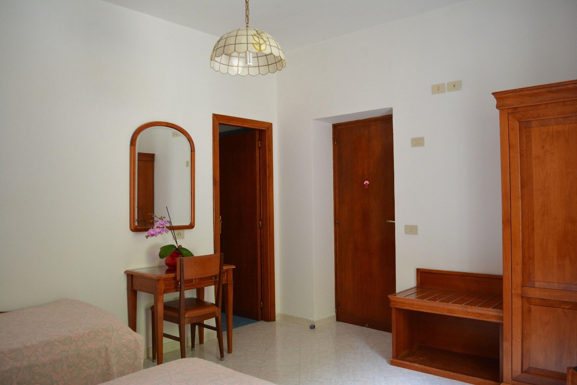 Hotel Maronti Barano dʼIschia Buitenkant foto