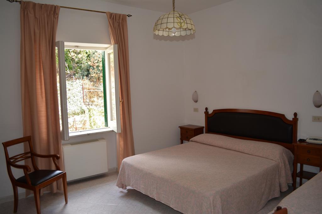 Hotel Maronti Barano dʼIschia Kamer foto