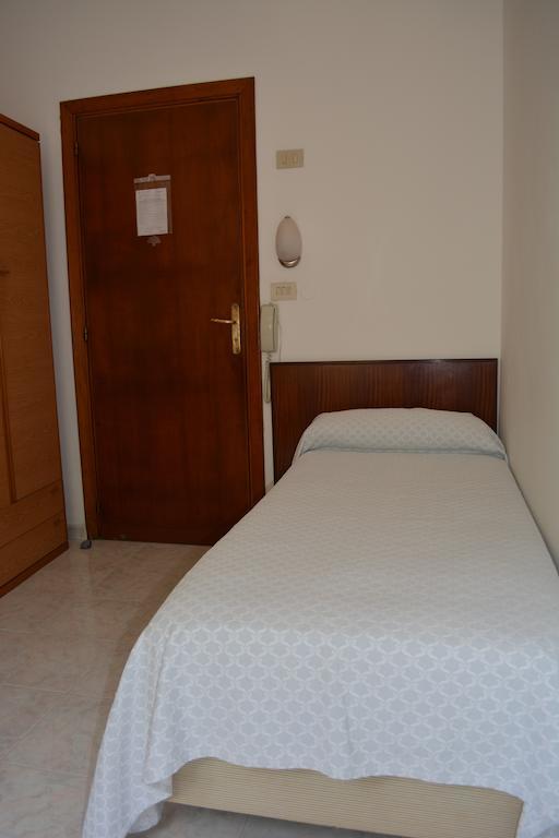 Hotel Maronti Barano dʼIschia Kamer foto